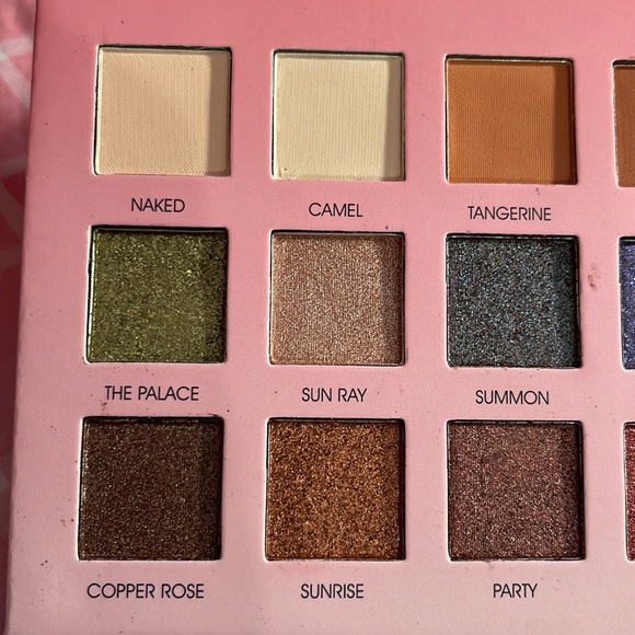 🎈SALE🎈🎀#31.MAKEUP BUNDLE🎀 - Picture 4 of 12